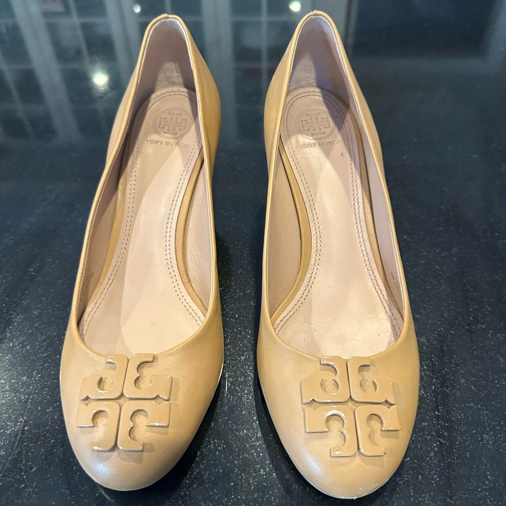 Tory Burch Wedges, Size 8.5, tan